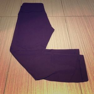 Lululemon maroon wunder under crops size 4